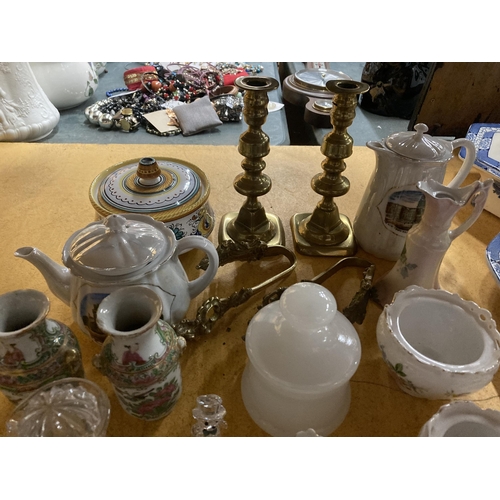 929 - A MIXED LOT TO INCLUDE BRASS CANDLESTICKS AND HOOKS, A ROYAL WORCESTER AND ADAMS EGG CODDLER, ORIENT... 