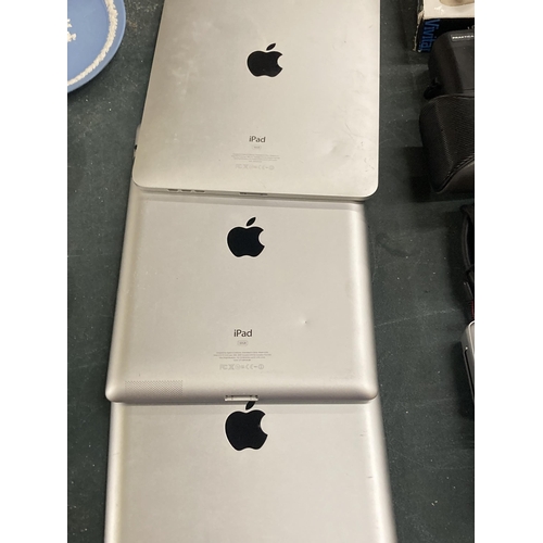 958 - THREE I-PADS, ENDOR STATES WORKING ORDER, NO WARRANTY OR GUARANTEE GIVEN