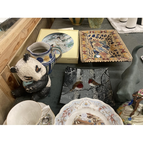 962 - A QUANTITY OF CERAMIC ITEMS TO INCLUDE A WADE MABEL LUCIE ATWELL FIGURE, A BRAMBLY HEDGE 'WINTER' PL... 