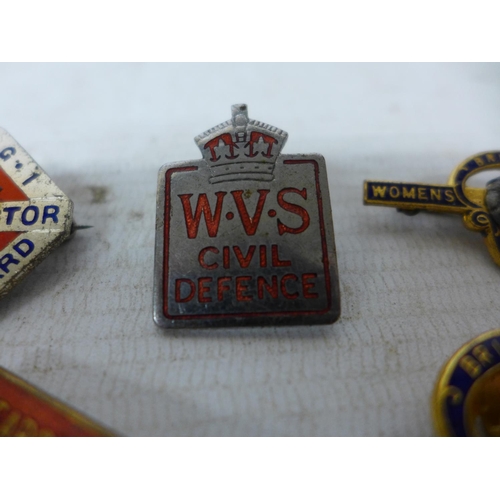 451 - A COLLECTION OF ENAMEL BADGES TO INCLUDE BRITISH LEGION EXAMPLES