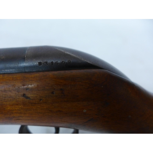 453 - A B.S.A. .177 CALIBRE AIR RIFLE, 38CM BARREL, SERIAL NUMBER B31509, LENGTH 95CM