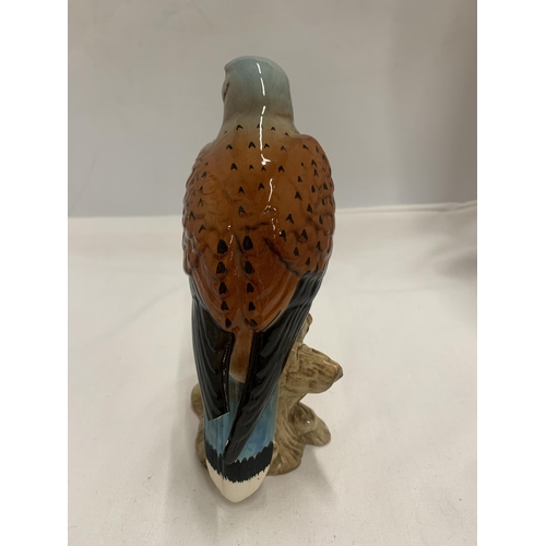 798 - A BESWICK FALCON BIRD MODEL