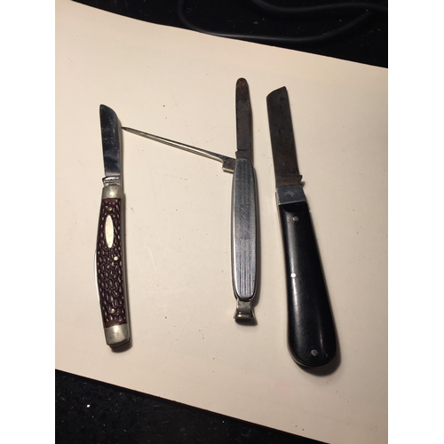 475 - THREE VARIOUS PEN KNIVES