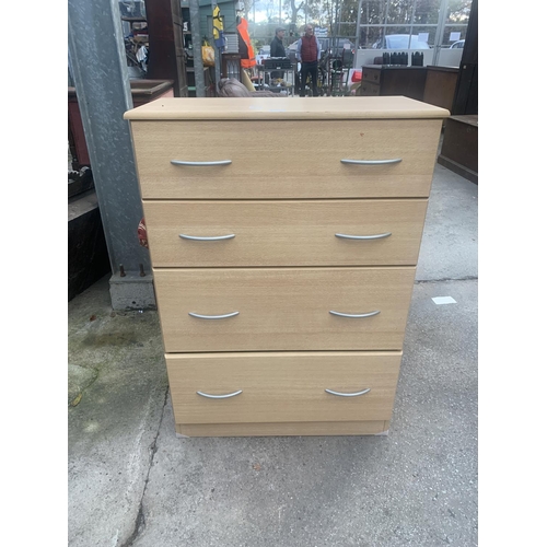 3032 - A MODERN OAK EFFECT CHEST OF FOUR DRAWERS, 29.5