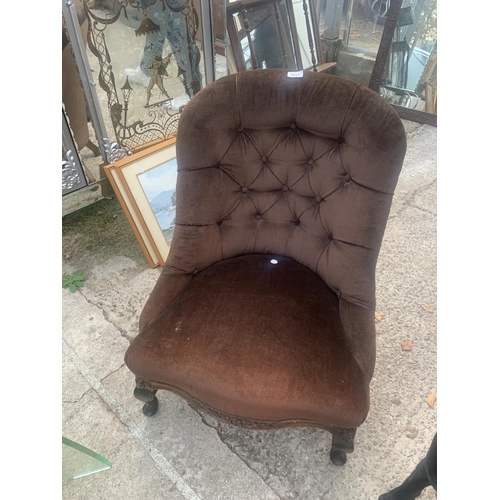 3037 - A VICTORIAN STYLE BEDROOM CHAIR