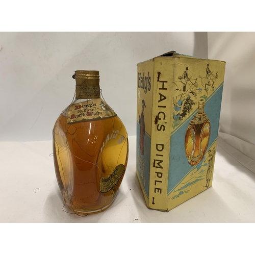 559 - A VINTAGE BOXED HAIG'S DIMPLE 70 PROOF OLD BLENDED SCOTCH WHISKY