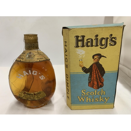 559 - A VINTAGE BOXED HAIG'S DIMPLE 70 PROOF OLD BLENDED SCOTCH WHISKY