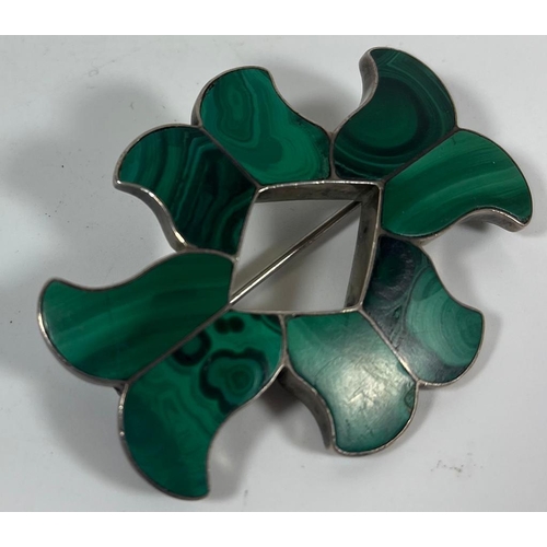 522 - A SCANDANAVIAN GREEN MALACHITE AND SILVER BROOCH