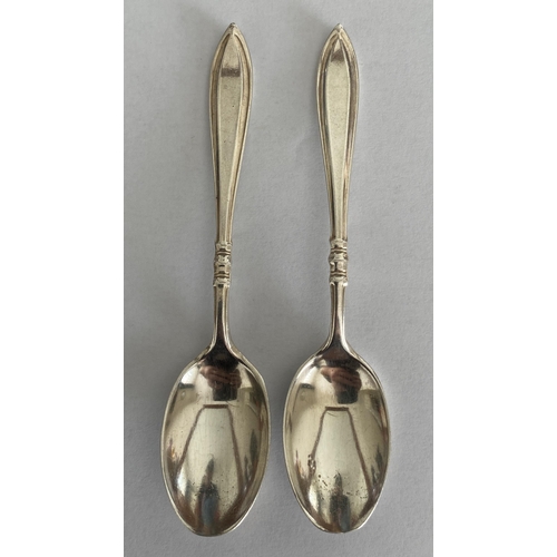 58 - A PAIR OF GEORGE V 1930 SILVER TEASPOONS, BIRMINGHAM HALLMARKS, MAKER MAPPIN & WEBB, LENGTH 10 CM, G... 