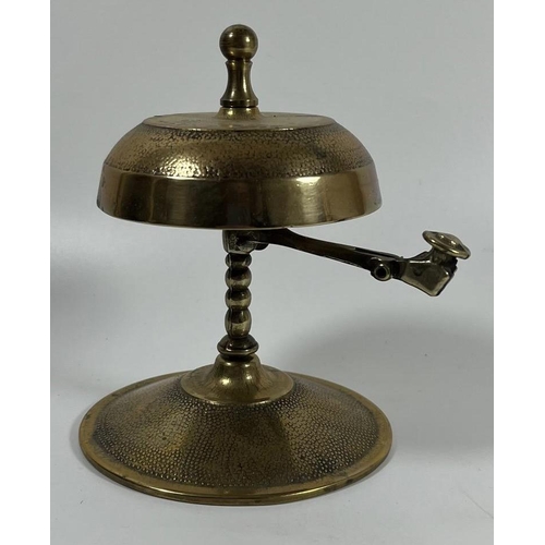 64 - A VINTAGE BRASS HOTEL RECPEPTION COUNTER BELL WITH TWIST COLUMN DESIGN