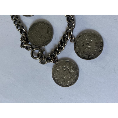 819 - A COIN DESIGN BRACELET