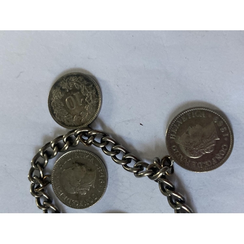 819 - A COIN DESIGN BRACELET