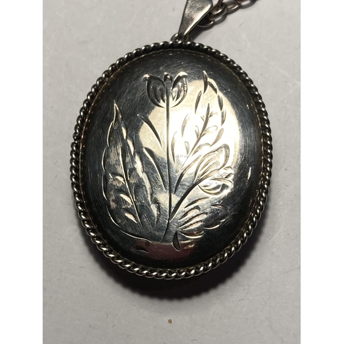 825 - A HALLMARKED BIRMINGHAM SILVER LOCKET WITH CHAIN