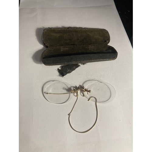 830 - A PAIR OF VICTORIAN PINZ NEZ IN ORIGINAL CASE