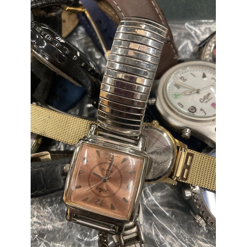 131 - A LARGE QUANTITY OF VINTAGE AND MODERN WATCHES