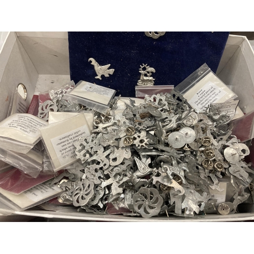 182 - A COLLECTION OF BOXED PEWTER BROOCHES/BADGES