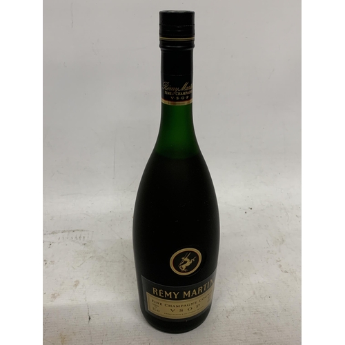 662 - A BOXED 1L BOTTLE - REMY MARTIN FINE CHAMPAGNE COGNAC V.S.O.P