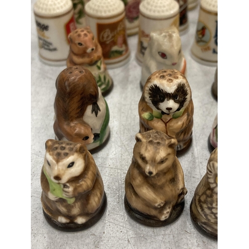 198 - A COLLECTION OF CERAMIC THIMBLES TO INCLUDE FRIENDS OF THE FOREST THIMBLE COLLECTION ETC