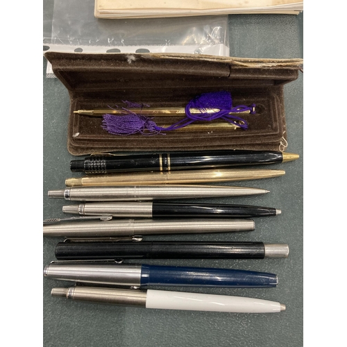 211 - A COLLECTION OF VINTAGE PENS