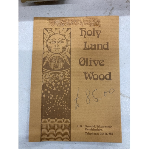 269 - A BOX OF HOLY LAND OLIVE WOOD NATIVITY SCENE FIGURES