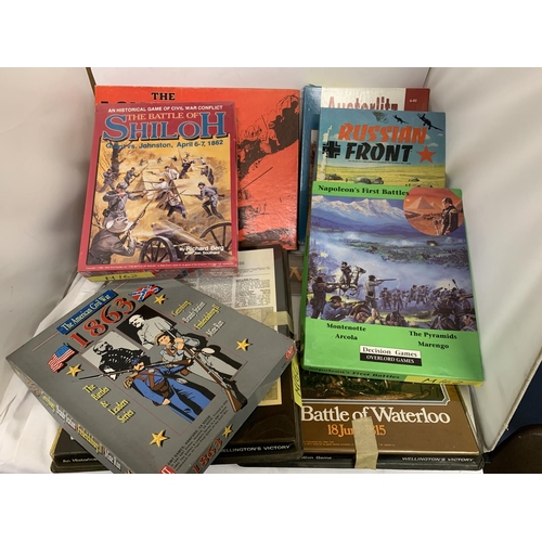 418 - A BUNDLE OF WAR GAMES TO INCLUDE NAPOLEON'S FIRST BATTLES, RUSSIAN FRONT, THE BATTLE OF WATERLOO, TH... 