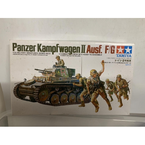 447 - A QUANTITY OF MIITARY PRECISION MODEL KITS TO INCLUDE US GUN AND MORTAR TEAM, GERMAN PANZER GRENADIE... 