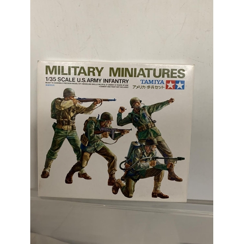 447 - A QUANTITY OF MIITARY PRECISION MODEL KITS TO INCLUDE US GUN AND MORTAR TEAM, GERMAN PANZER GRENADIE... 