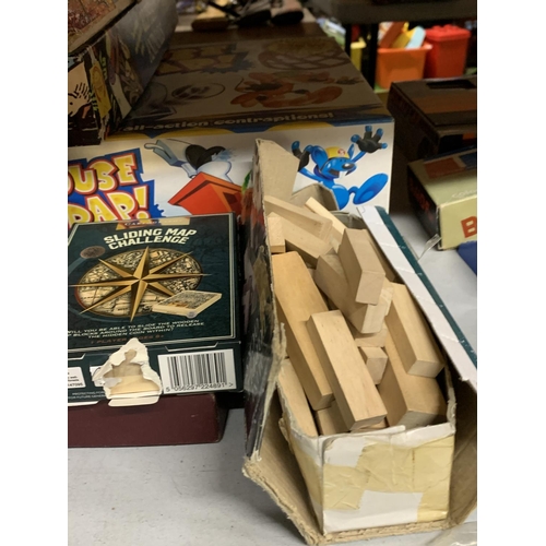 1119 - A QUANTITY OF VINTAGE GAMES TO INCLUDE MOUSE TRAP, CONNECT 4, THE VIKING GAME, PICK UP STICKS, ALPHA... 