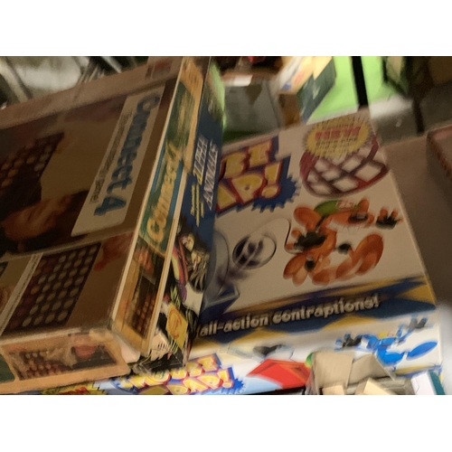 1119 - A QUANTITY OF VINTAGE GAMES TO INCLUDE MOUSE TRAP, CONNECT 4, THE VIKING GAME, PICK UP STICKS, ALPHA... 