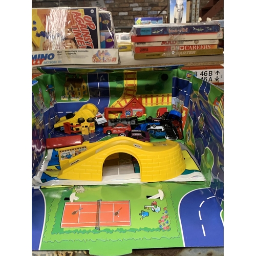 1122 - A FOLD UP CAR PLAYMAT WITH A QUANTITY OF CARS