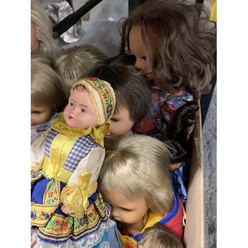 1126 - A LARGE QUANTITY OF DOLLS