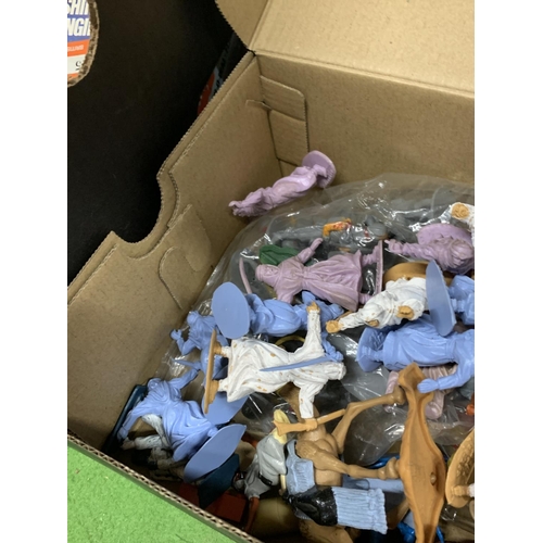 1136 - A QUANTITY OF PLASTIC TOY SOLDIERS, ARABS AND CAMELS