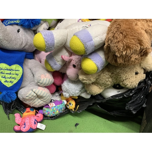 1138 - A VERY LARGE QUANTITY OF TEDDIES, ETC - ALL PROCEEDS GOING TO HOSPICE AFRICA