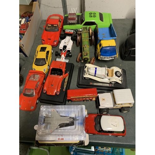 1143 - A QUANTITY OF VARIOUS DIE-CAST AND TINPLATE CARS AND VEHICLES