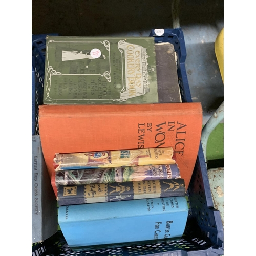 1158 - A QUANTITY OF CHILDREN'S VINTAGE BOOKS TO INCLUDE ANNUALS AND NOVELS