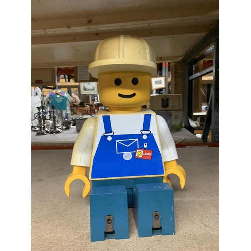 1164 - A LARGE LEGO ADVERTISING MAN