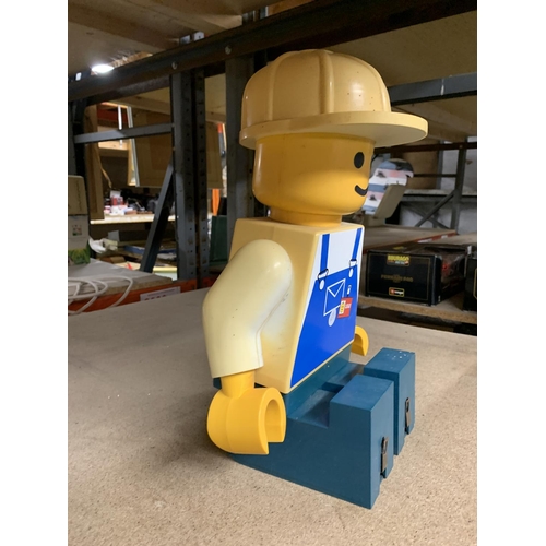 1164 - A LARGE LEGO ADVERTISING MAN