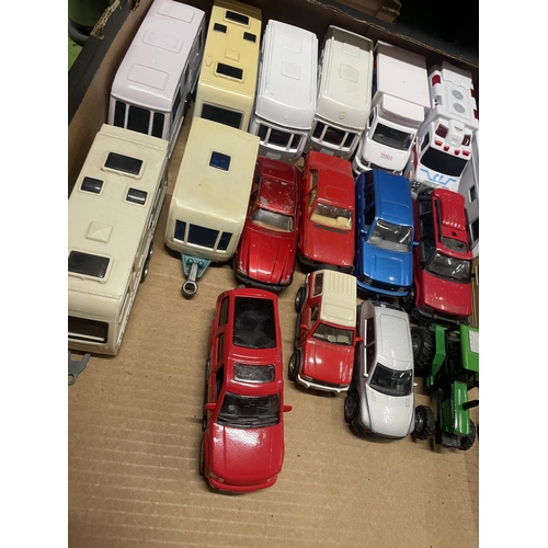 465 - A COLLECTION OF CARAVANS AND CARS - 19 IN TOTAL