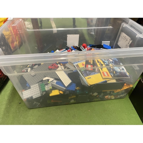 467 - A LARGE QUANTITY OF LEGO