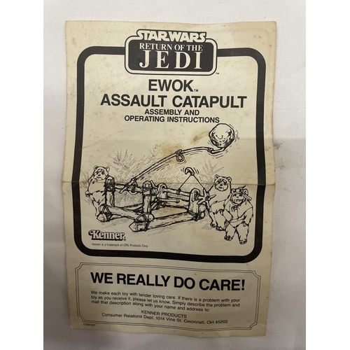 476 - STAR WARS RETURN OF THE JEDI EWOK ASSULT CATAPULT WITH ORIGINAL INSTRUCTIONS