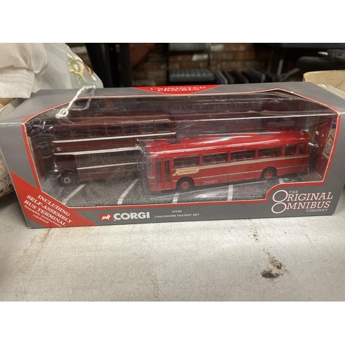 484 - A CORGI LANCASHIRE BUS HOLIDAY SET, NO. 97095 PLUS A CORGI 41002 BUS, BOTH BOXED