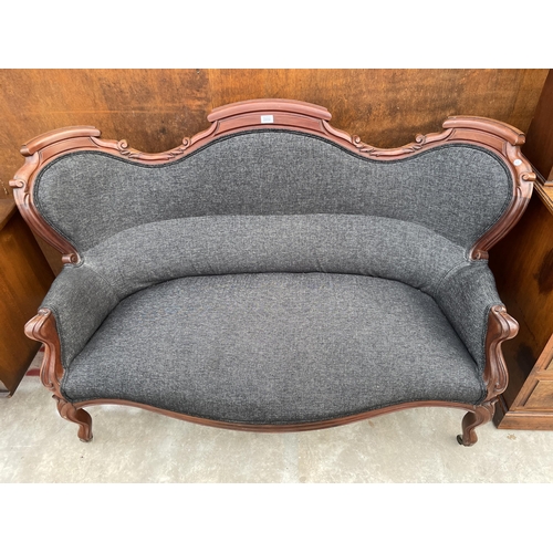 2512 - A 19TH CENTURY MAHOGANY SOFA WITH SCROLL ARMS AND BACK, ON FRONT CABRIOLE LEGS