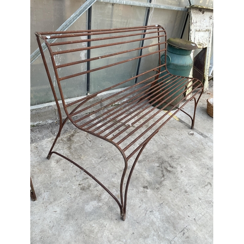 1531 - A DECORATIVE STEEL THREE SEATER GARDEN BENCH (L:123CM)