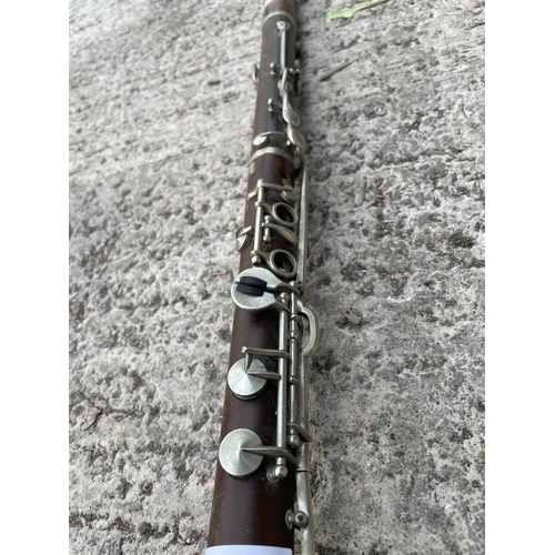 1574 - A VINTAGE CLARINET