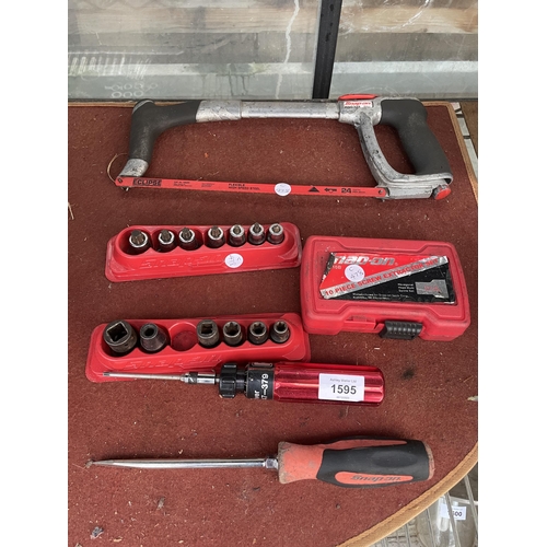 1595 - AN ASSORTMENT OF SNAP ON TOOLS TO INCLUDE A HACK SAW, SOCKETS AND SCREW EXTRACTOR BITS ETC