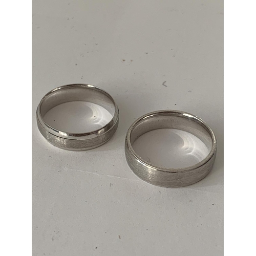 842 - FIVE SILVER RINGS