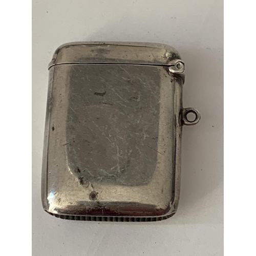 850 - A HALLMARKED BIRMINGHAM SILVER VESTA CASE