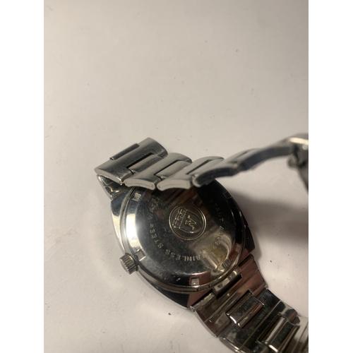 898 - A VINTAGE NIVADA WRIST WATCH WITH ORIGINAL BRACELET. MANUAL SEEN WORKING BUT NO WARRANTY