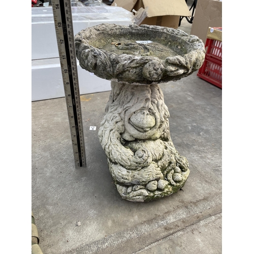 1812 - AN ORANGUTAN DESIGN CONCRETE BIRD BATH