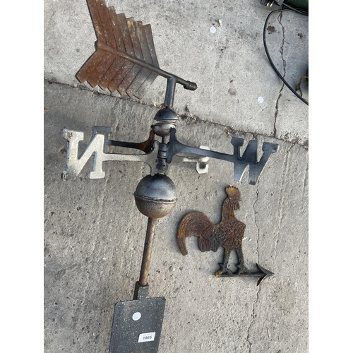 1865 - A VINTAGE WEATHER VANE WITH COCKEREL DECORATION